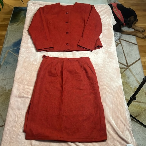 Adorable vintage red felt women’s skirt and blazer suit MINT est size 8 - Picture 2 of 16